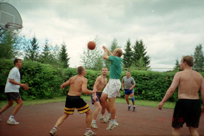 081