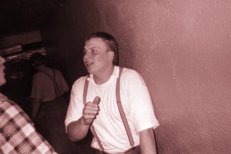 082